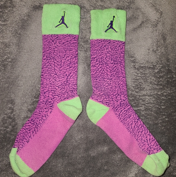 jordan neon socks